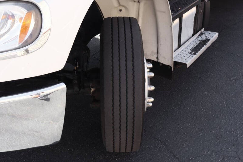 2016 Freightliner M2 106