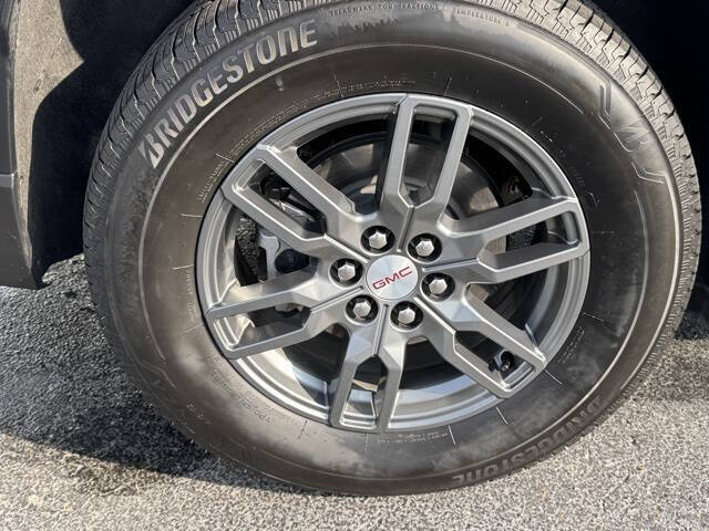 2025 GMC Acadia Elevation