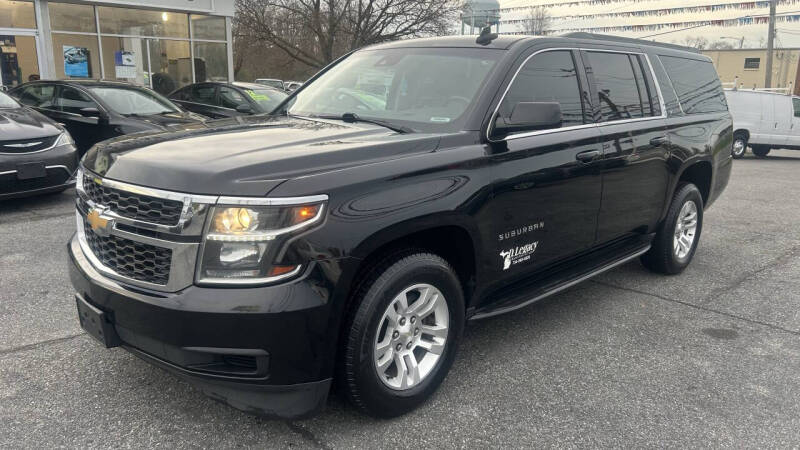 Used 2018 Chevrolet Suburban LT with VIN 1GNSKHKC5JR258236 for sale in New Castle, DE