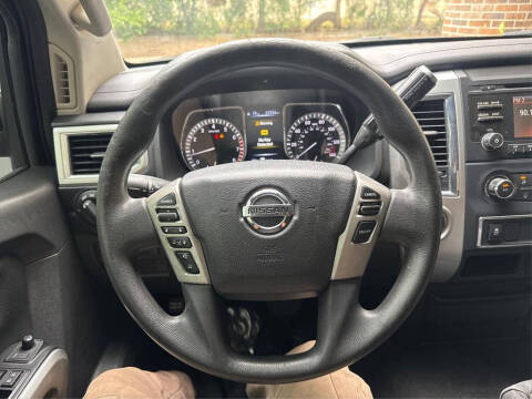 2017 Nissan Titan SV