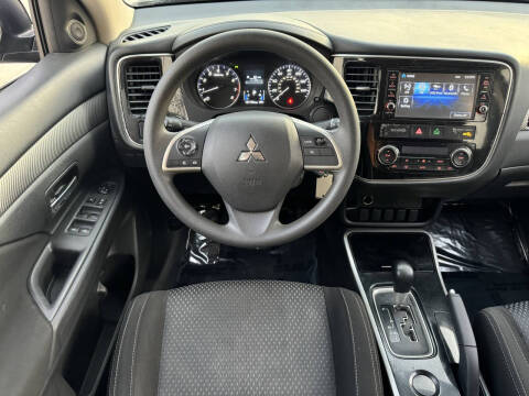 2018 Mitsubishi Outlander ES