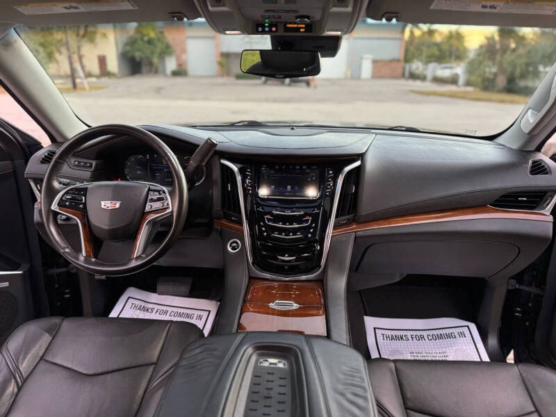 2017 Cadillac Escalade ESV Luxury