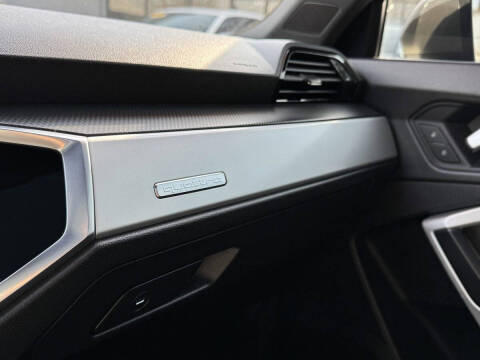 2021 Audi Q3 quattro Premium 40 TFSI