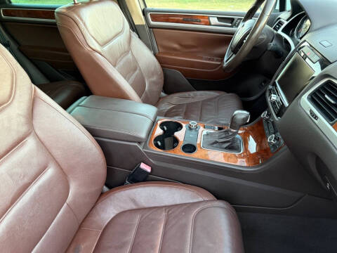 2013 Volkswagen Touareg TDI Lux