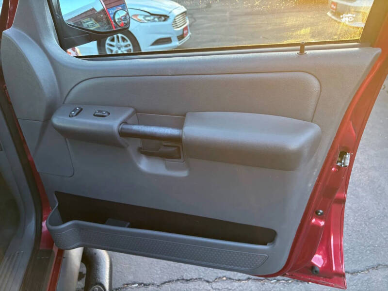 2005 Ford Explorer Sport Trac Adrenalin