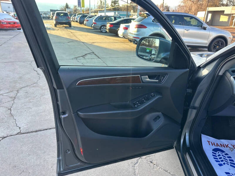 2012 Audi Q5 3.2 quattro Premium Plus