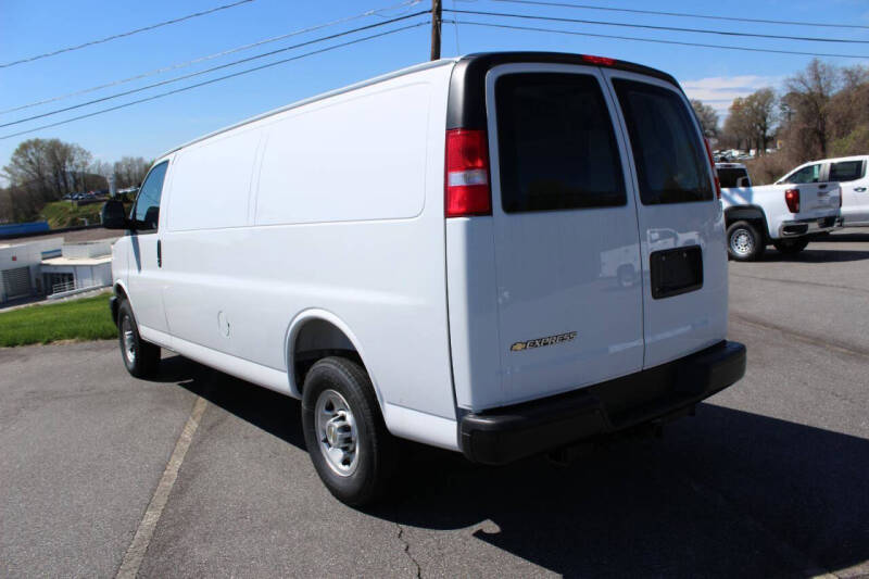 2026 Chevrolet Express 2500