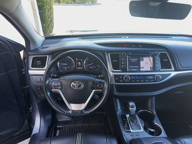 2018 Toyota Highlander SE