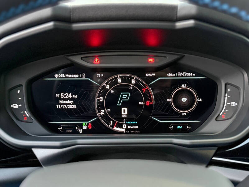 2025 Lamborghini Urus SE