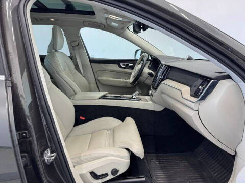 2022 Volvo XC60 Recharge T8 Inscription