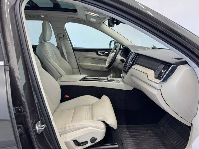 2022 Volvo XC60 Recharge T8 Inscription