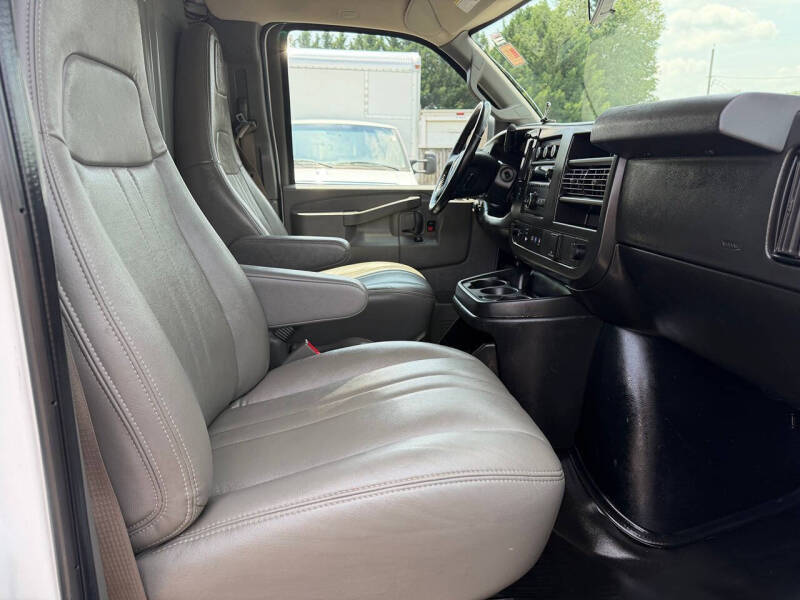 2021 Chevrolet Express 2500