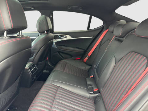 2023 Genesis G70