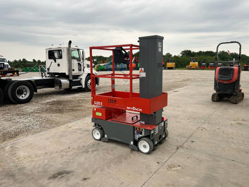 2023 Skyjack SJ20E 20' Vertical Manlift