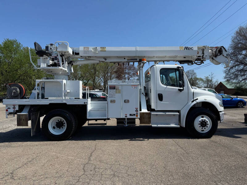 2019 Freightliner M2 106