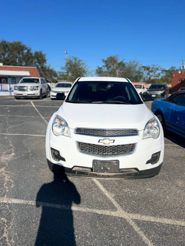 2015 Chevrolet Equinox LS photo 2