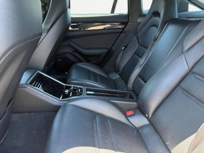 2018 Porsche Panamera
