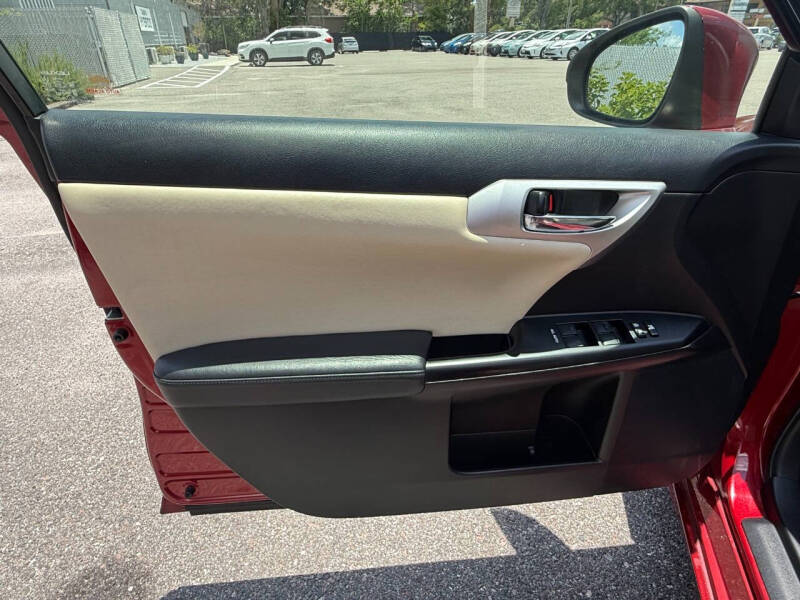 2011 Lexus CT 200h Premium