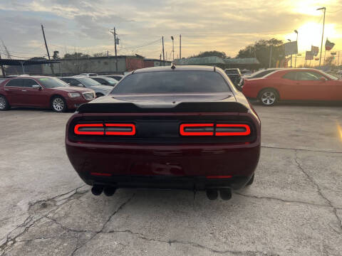 2017 Dodge Challenger SXT