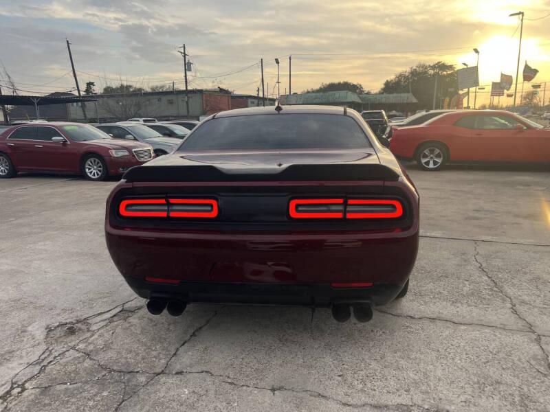 2017 Dodge Challenger SXT