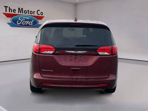 2017 Chrysler Pacifica Touring