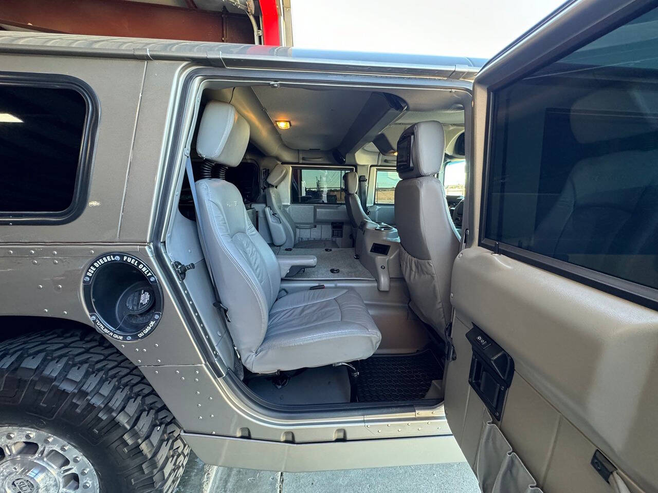 2003 HUMMER H1 for sale at Carnival Car Company in Victoria, TX