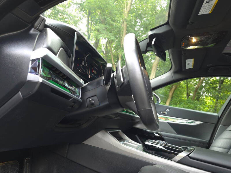 2023 BMW 7 Series 740i