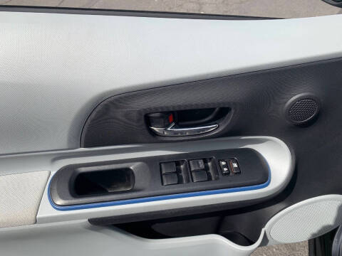 2012 Toyota Prius c Two