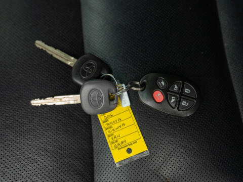 2015 Toyota Sienna SE 8-Passenger