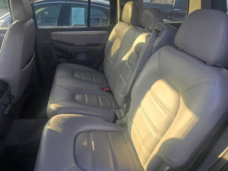 2004 Ford Explorer XLT