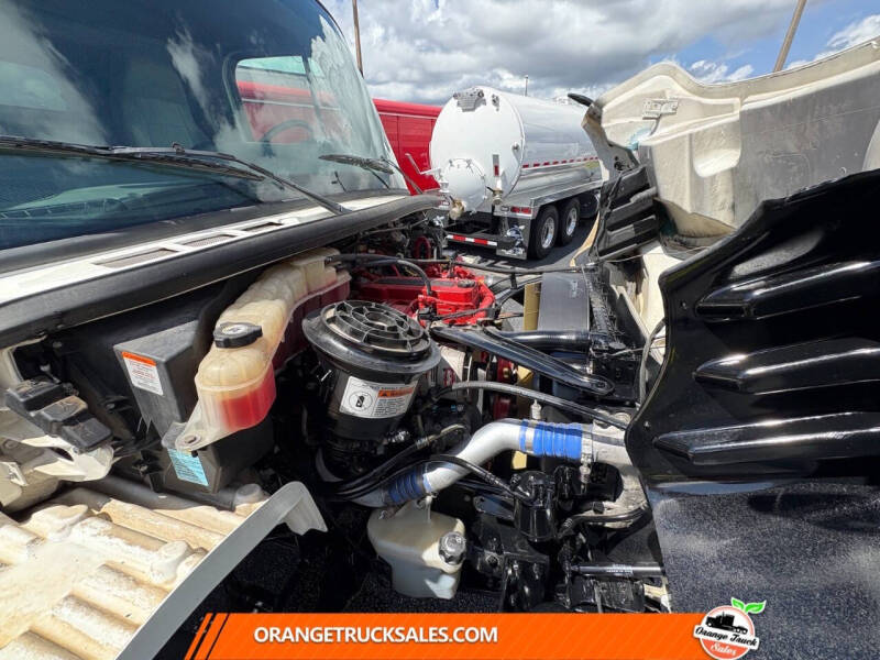 2018 Freightliner M2 106