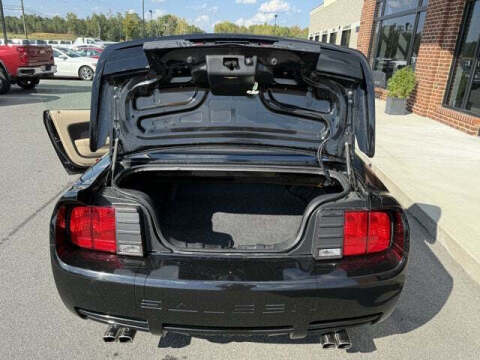 2005 Ford Mustang GT Deluxe