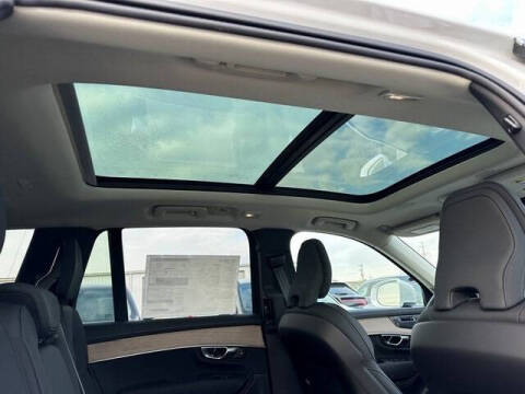 2025 Volvo XC90 T8 Plus Bright Theme 7P