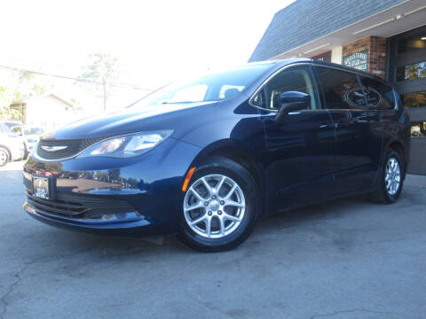 2020 Chrysler Voyager LX