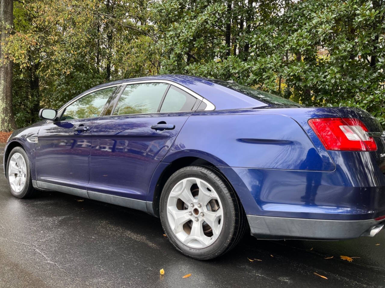 2011 Ford Taurus for sale at Megamotors JRD in Alpharetta, GA