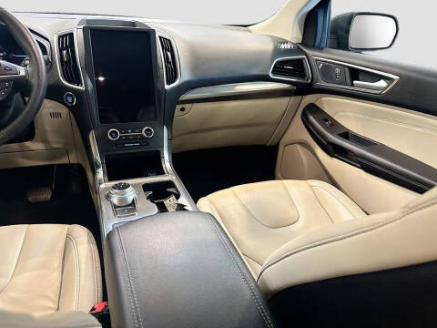2022 Ford Edge Titanium