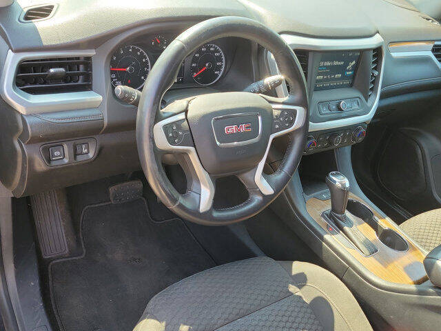 2017 GMC Acadia SLE-1