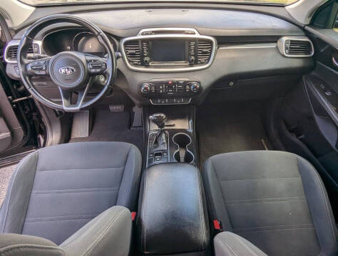 2017 Kia Sorento LX