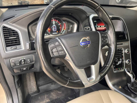 2016 Volvo XC60 T6 Platinum