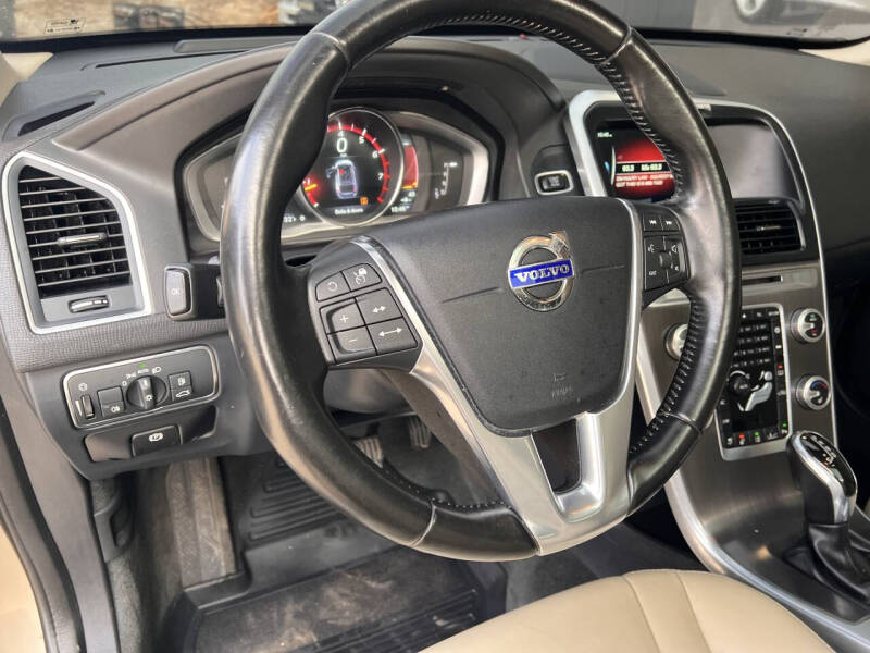 2016 Volvo XC60 T6 Platinum