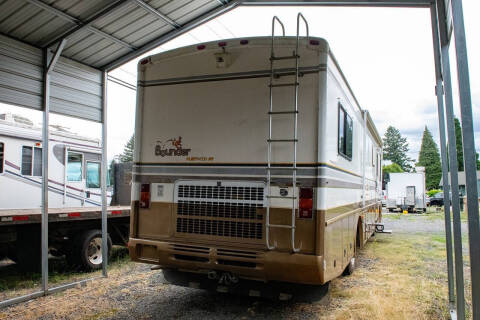 2000 Freightliner XC Chassis