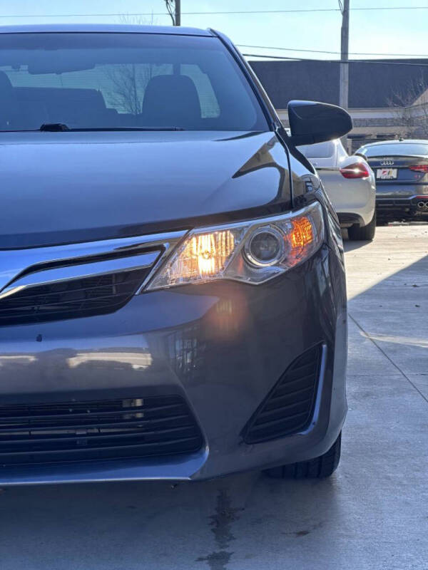 2013 Toyota Camry LE Hybrid photo 14