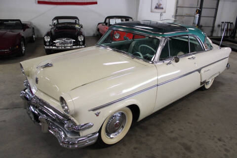 1954 Ford Crestline