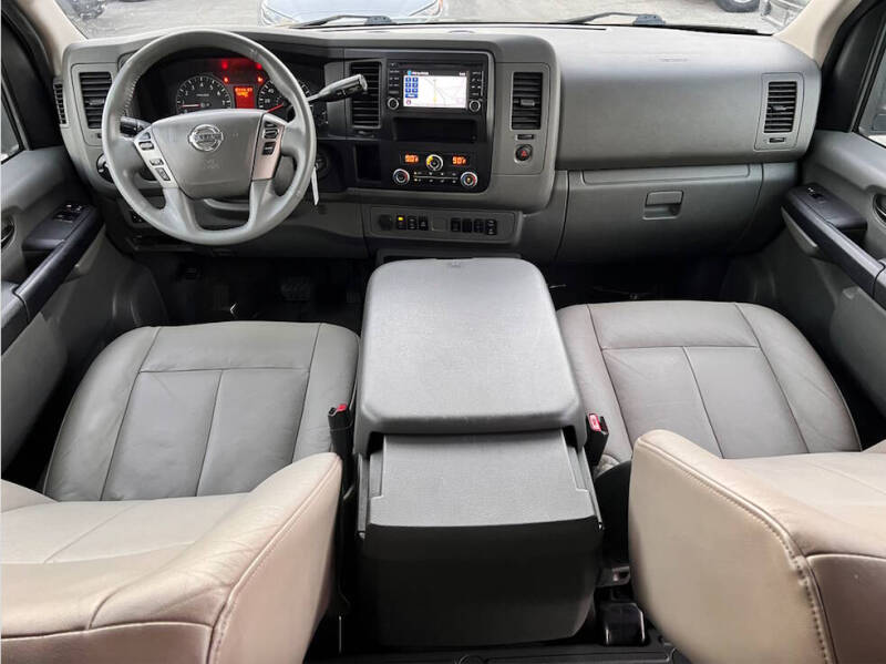 2016 Nissan NV 3500 HD SL