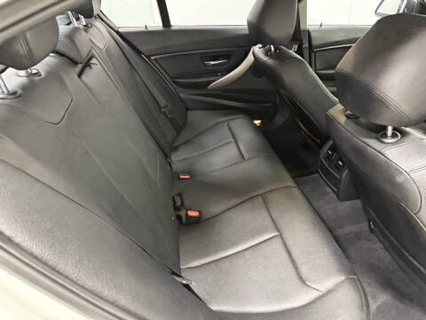 2017 BMW 3 Series 320i