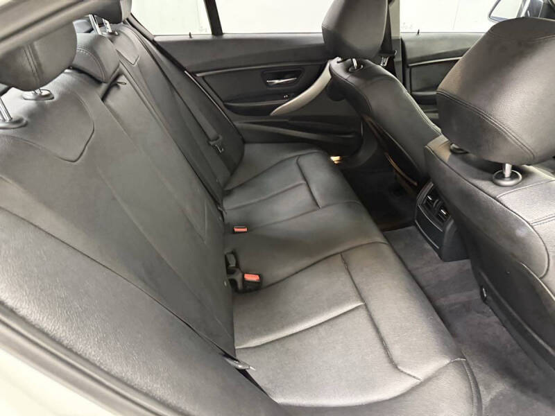 2017 BMW 3 Series 320i