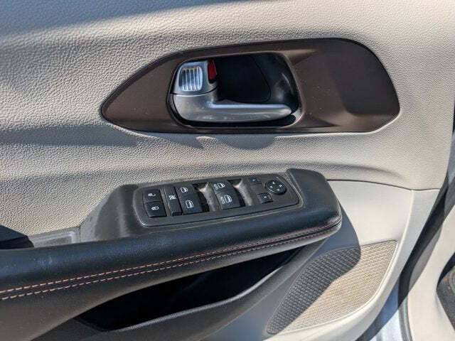 2019 Chrysler Pacifica LX