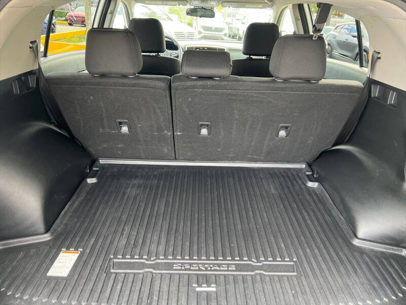 2022 Kia Sportage LX