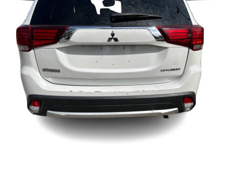 2016 Mitsubishi Outlander ES