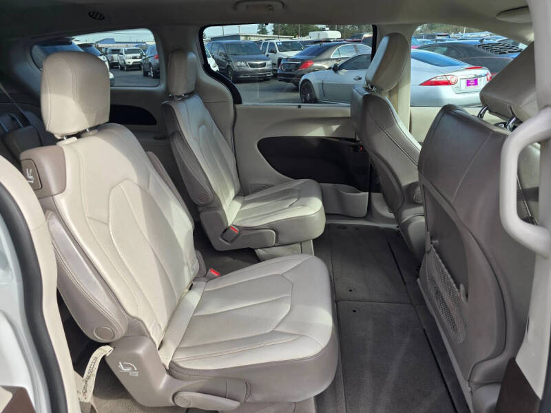 2021 Chrysler Voyager LXi